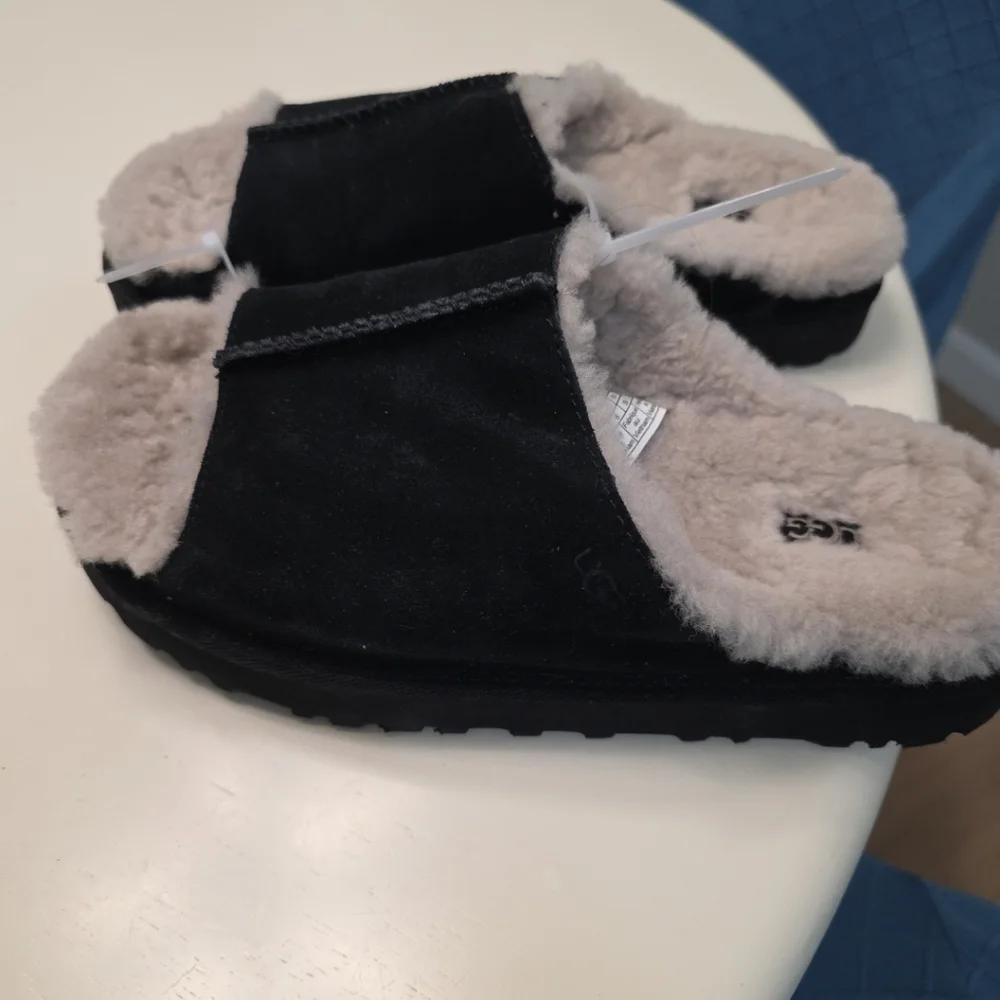 Cozy Ugg greenport slides size 8